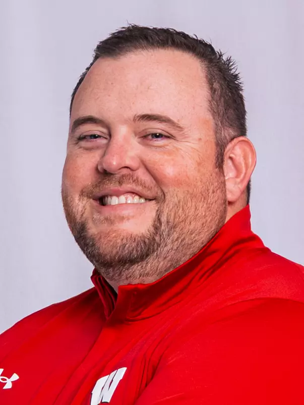 Eric Mateos headshot