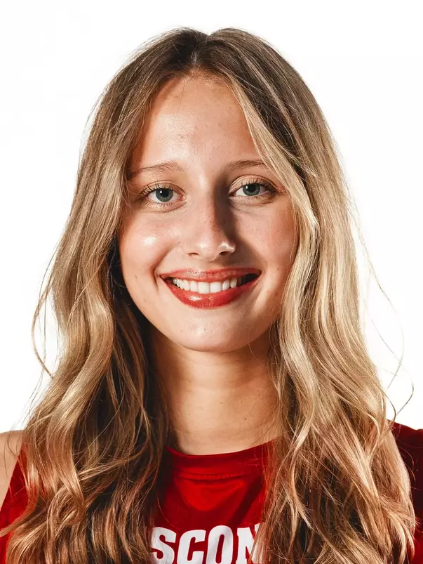 Tosia Serafinowska 2025