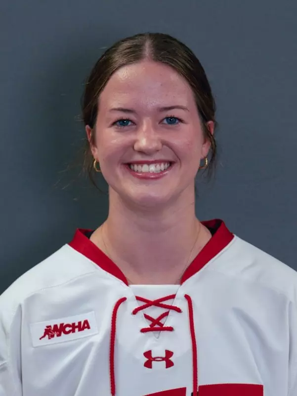 Maggie Scannell Headshot