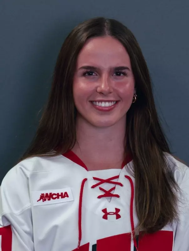 Grace Bickett Headshot