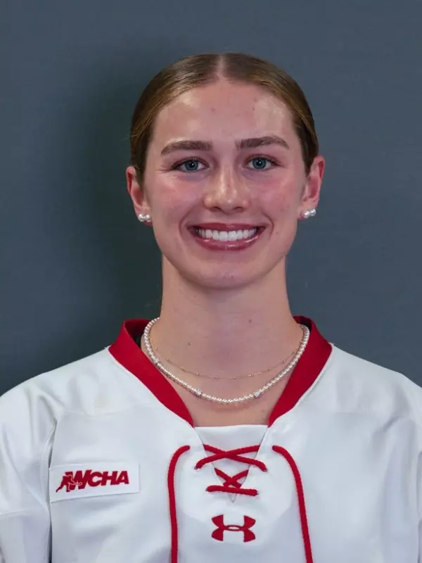 Caroline Harvey Headshot