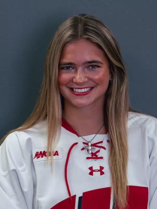 Hannah Halverson Headshot