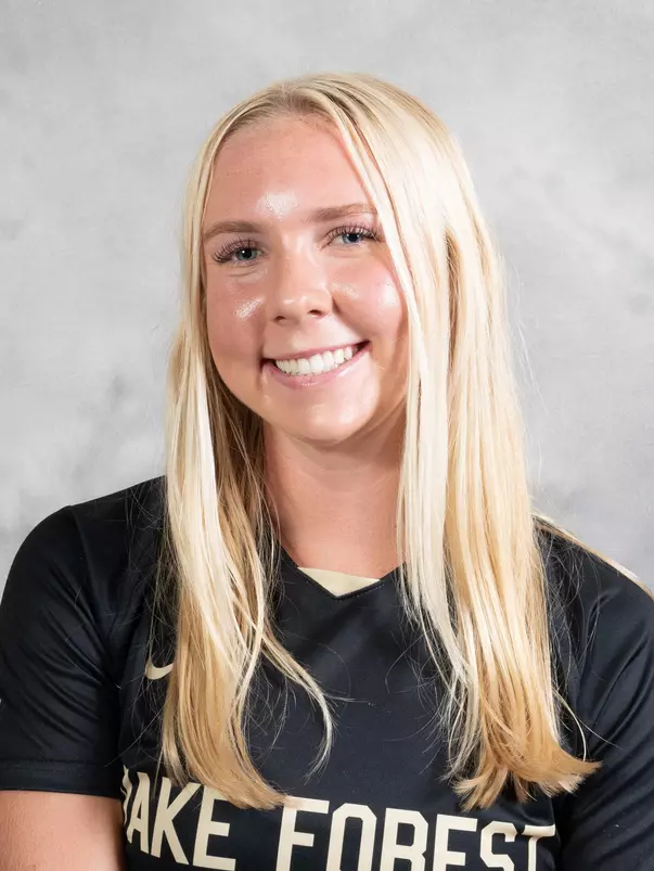 Anna Swanson Headshot