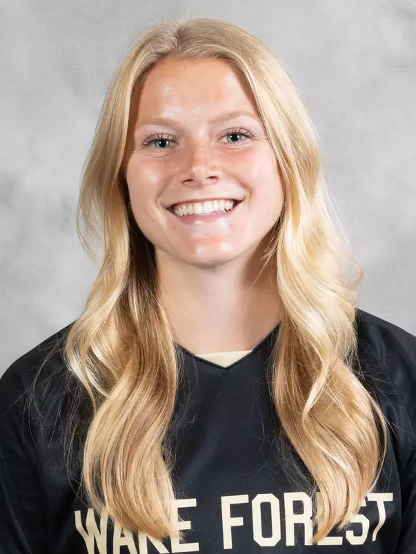 Carrie McIntire Headshot