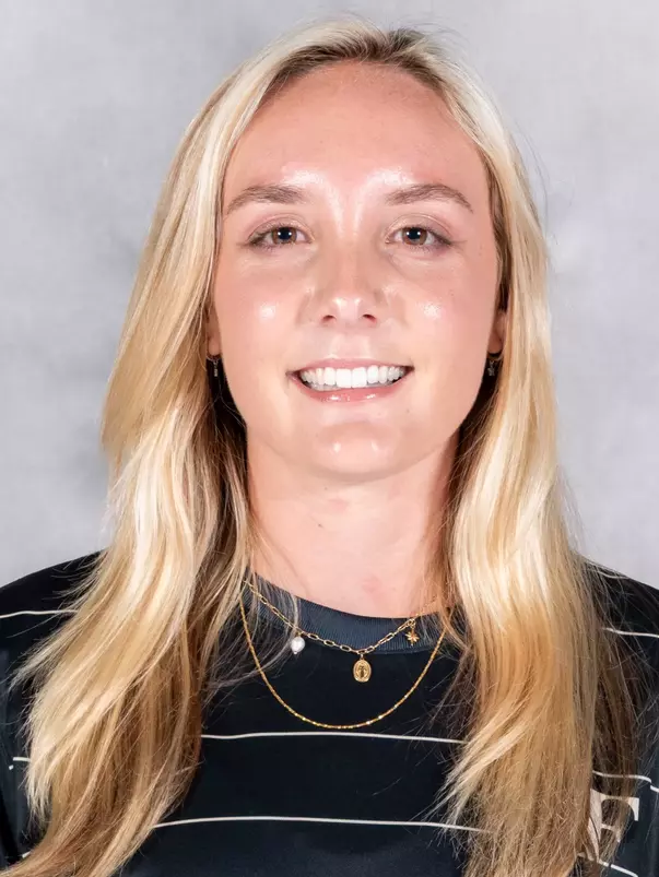 Nadia DeMarinis Headshot