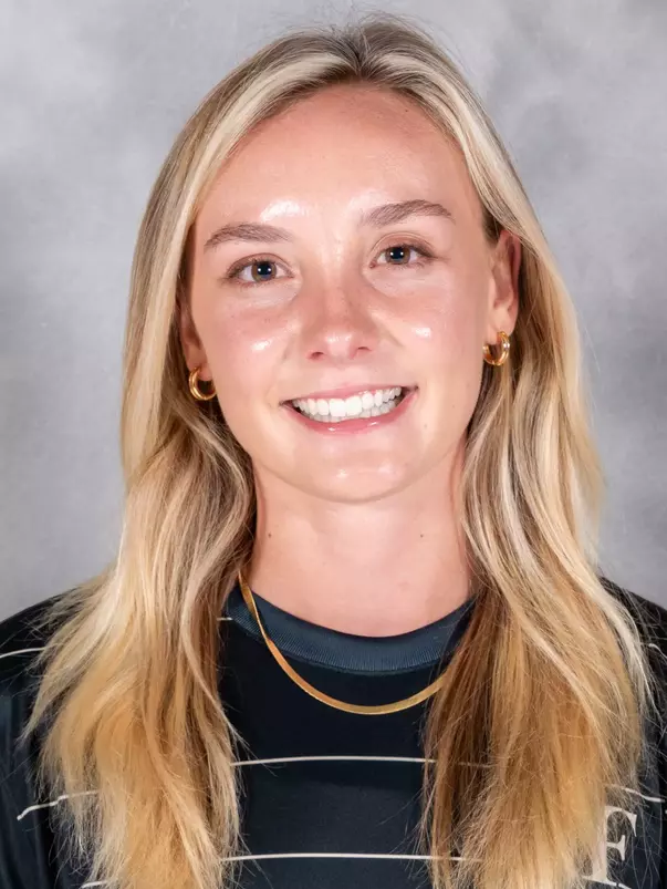 Olivia DeMarinis Headshot