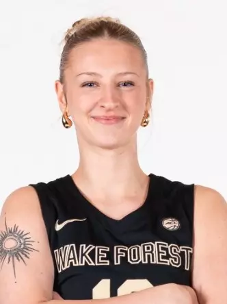 Helena Danielewicz Headshot