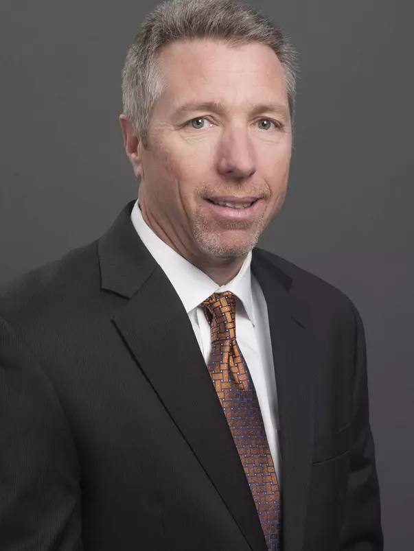 Chris Strausser head shot