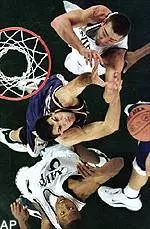 Huskies Stunned By UNC-Wilmington, 68-59