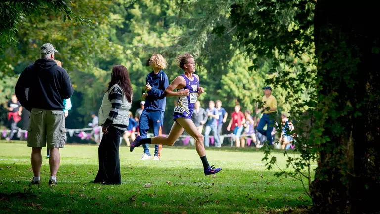 Nelson Leads Men To Key Top-10 Finish At Wisconsin