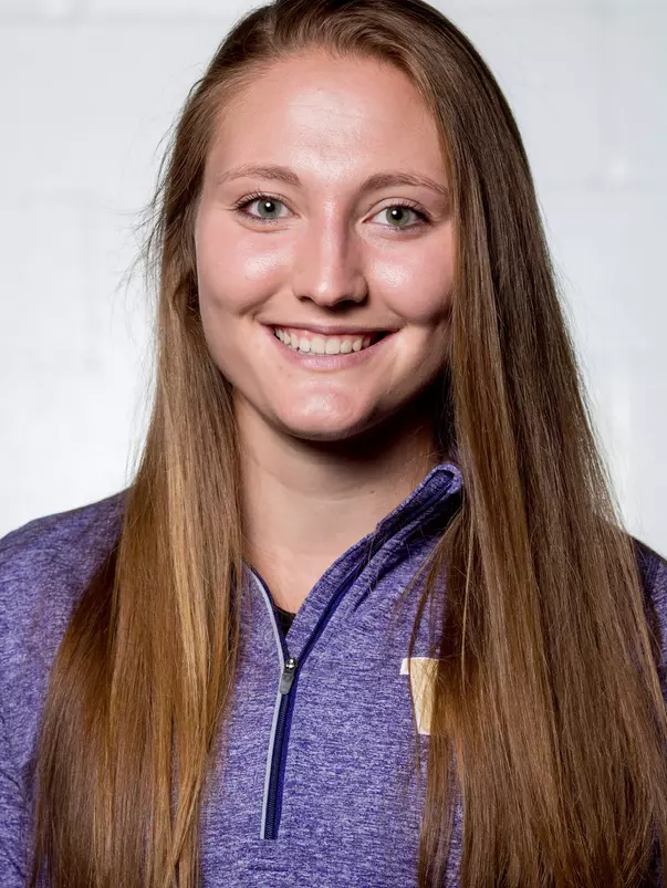 Amy-Eloise Neale 2015-16 Head Shot