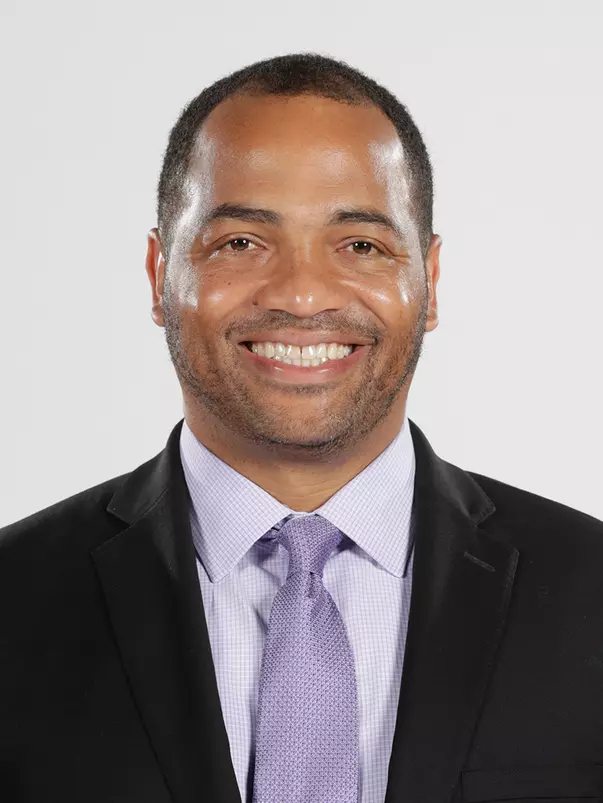 Derek Wynn Head Shot