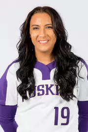 The 2018 University of Washington softball team on October 12, 2017. (Photography by Scott Eklund/Red Box Pictures)