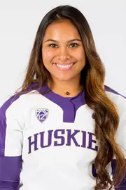 The 2018 University of Washington softball team on October 12, 2017. (Photography by Scott Eklund/Red Box Pictures)