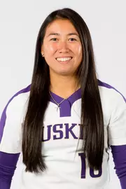 The 2018 University of Washington softball team on October 12, 2017. (Photography by Scott Eklund/Red Box Pictures)