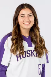 The 2018 University of Washington softball team on October 12, 2017. (Photography by Scott Eklund/Red Box Pictures)