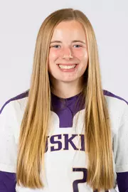 The 2018 University of Washington softball team on October 12, 2017. (Photography by Scott Eklund/Red Box Pictures)