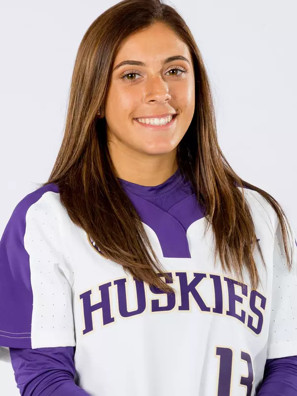 The 2018 University of Washington softball team on October 12, 2017. (Photography by Scott Eklund/Red Box Pictures)