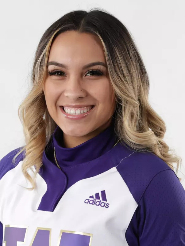 Ari Quinones Headshot