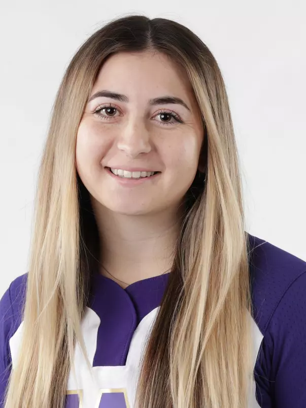 Livy Schiele Headshot