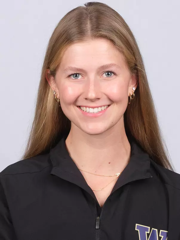 Allie Lohrenz head shot 2022