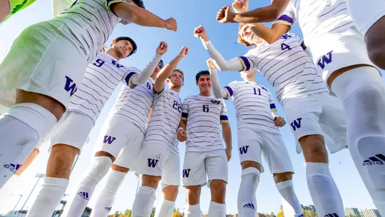 Eight Huskies Receive All-Pac-12 Honors