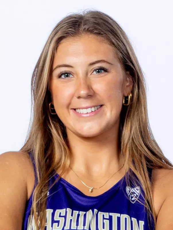 The 2023-24 University of Washington beach volleyball team on September 25, 2023. (Photography by Scott Eklund/Red Box Pictures)