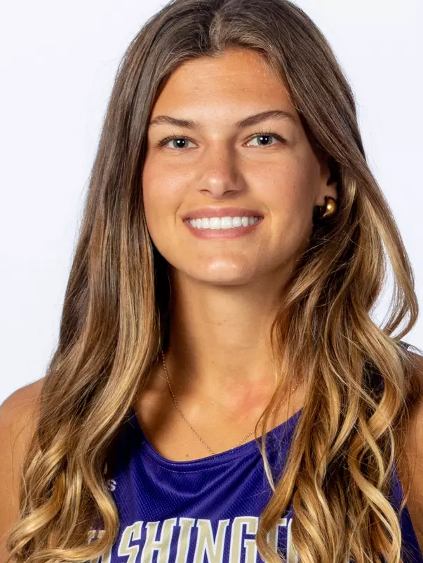 The 2023-24 University of Washington beach volleyball team on September 25, 2023. (Photography by Scott Eklund/Red Box Pictures)