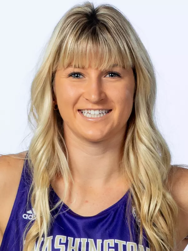 The 2023-24 University of Washington beach volleyball team on September 25, 2023. (Photography by Scott Eklund/Red Box Pictures)