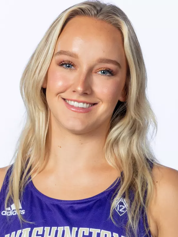 The 2023-24 University of Washington beach volleyball team on September 25, 2023. (Photography by Scott Eklund/Red Box Pictures)