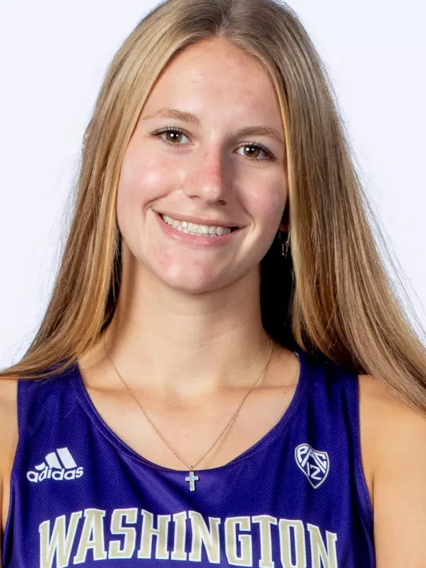 The 2023-24 University of Washington beach volleyball team on September 25, 2023. (Photography by Scott Eklund/Red Box Pictures)