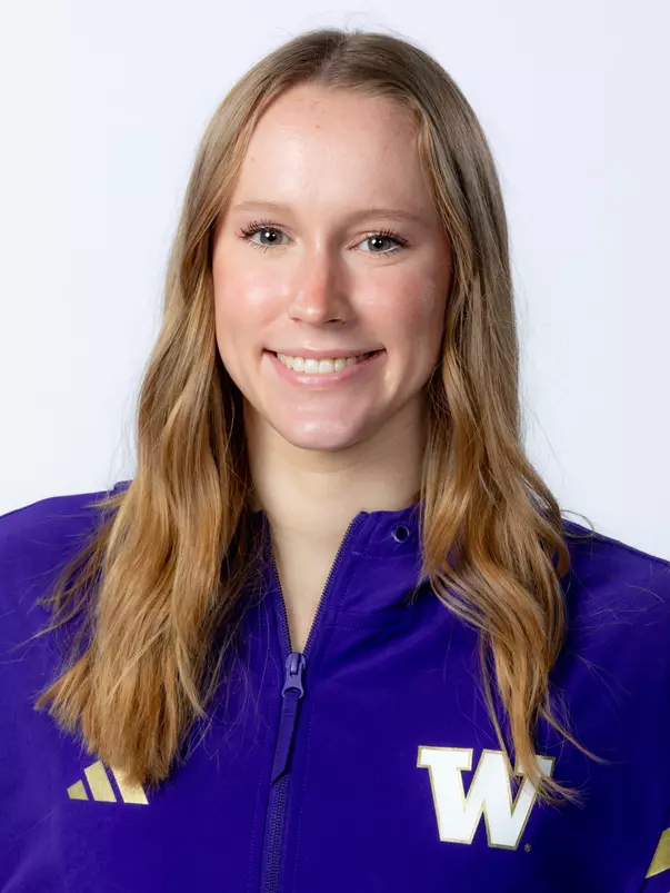 The 2023-24 University of Washington gymnastics team on September 26, 2023. (Photography by Scott Eklund/Red Box Pictures)