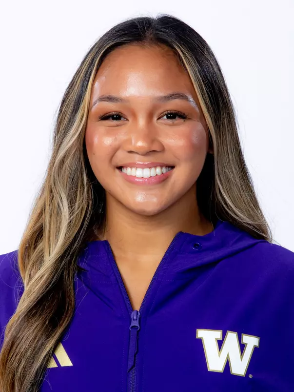 The 2023-24 University of Washington gymnastics team on September 26, 2023. (Photography by Scott Eklund/Red Box Pictures)