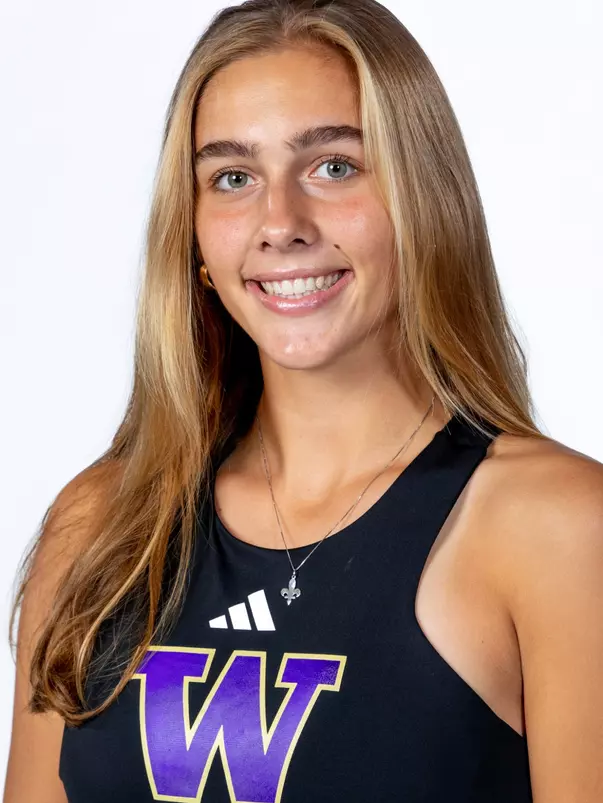 The 2023-24 University of Washington women’s tennis team on September 29, 2023. (Photography by Scott Eklund/Red Box Pictures)