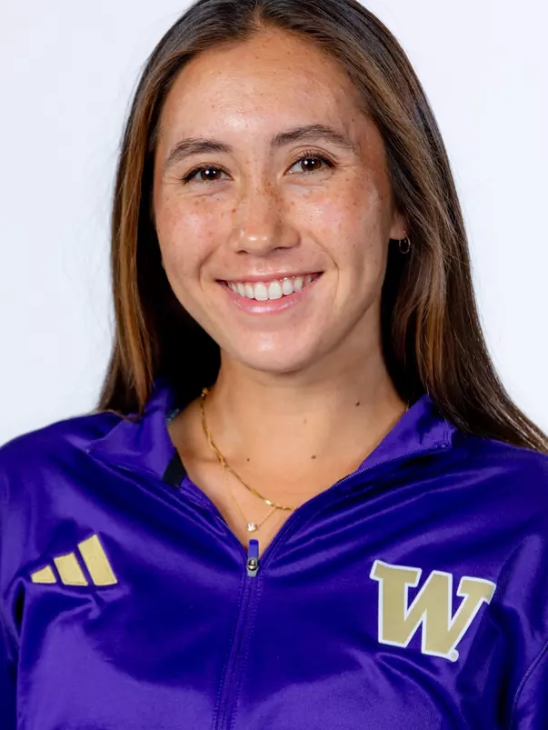 The 2023-24 University of Washington women’s tennis team on September 29, 2023. (Photography by Scott Eklund/Red Box Pictures)