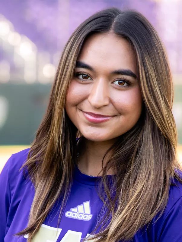 Isa Cervantes Fall Headshot