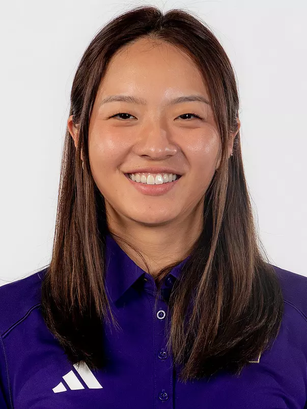 The 2023-24 University of Washington women’s golf team on September 5, 2023. (Photography by Scott Eklund/Red Box Pictures)