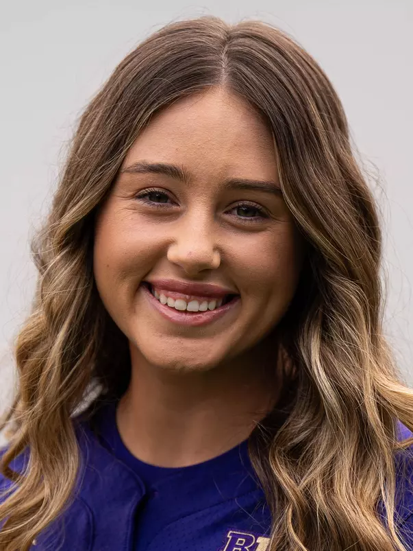 Stevie Hansen Headshot