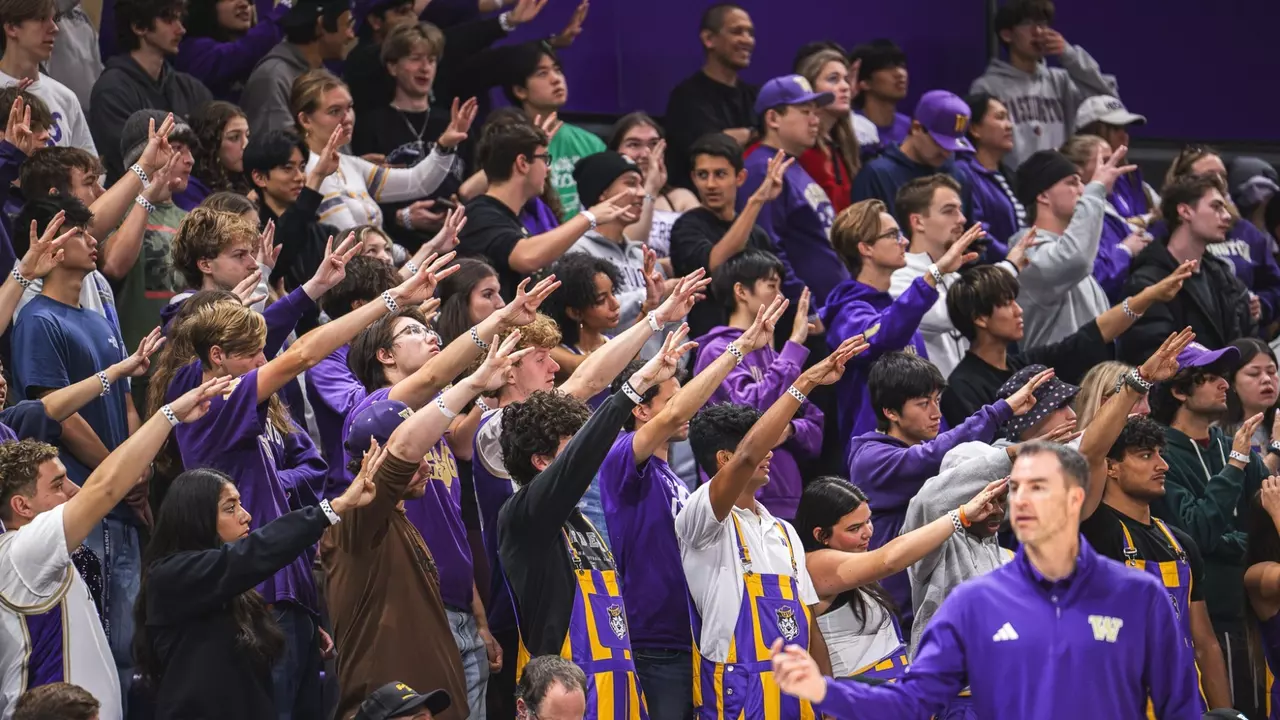 UW men's basketball Dawg Pack photo