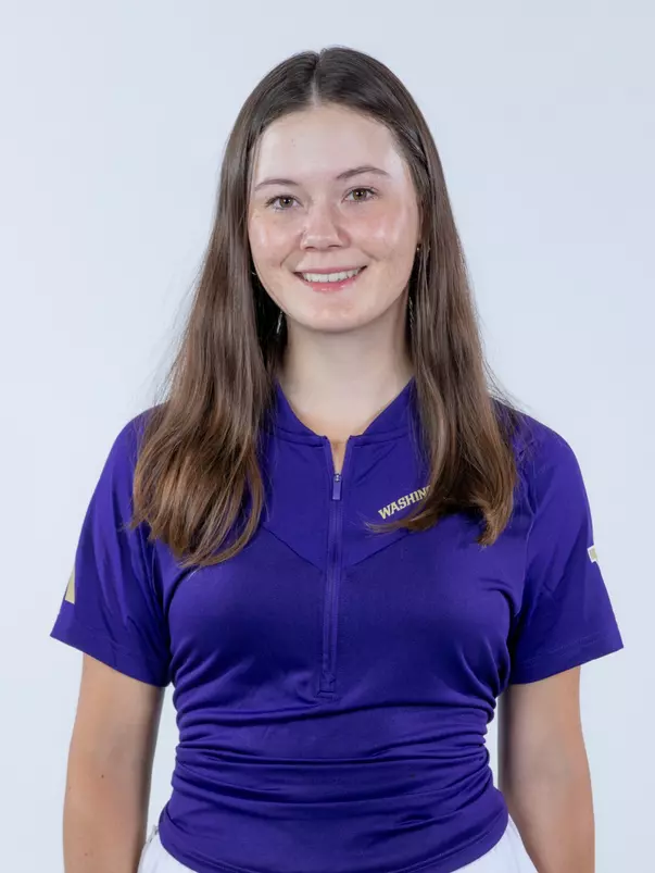 The 2025-26 University of Washington women’s golf team on September 4, 2025. (Photography by Scott Eklund/Red Box Pictures),