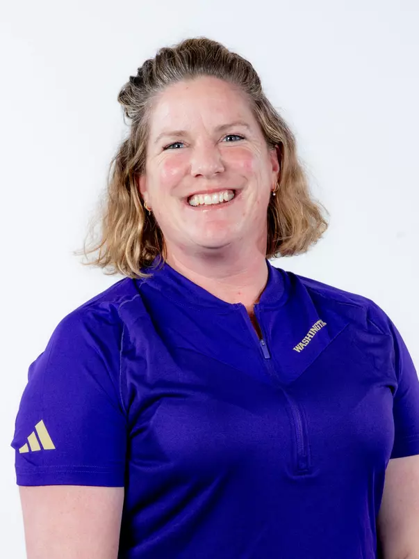 The 2025-26 University of Washington women’s golf team on September 4, 2025. (Photography by Scott Eklund/Red Box Pictures),