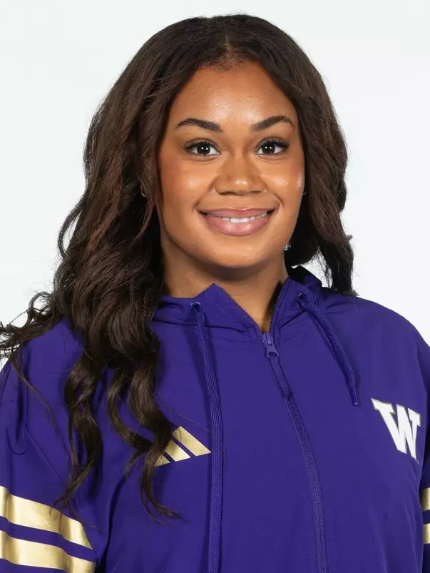 Lex Mouyenga Headshot