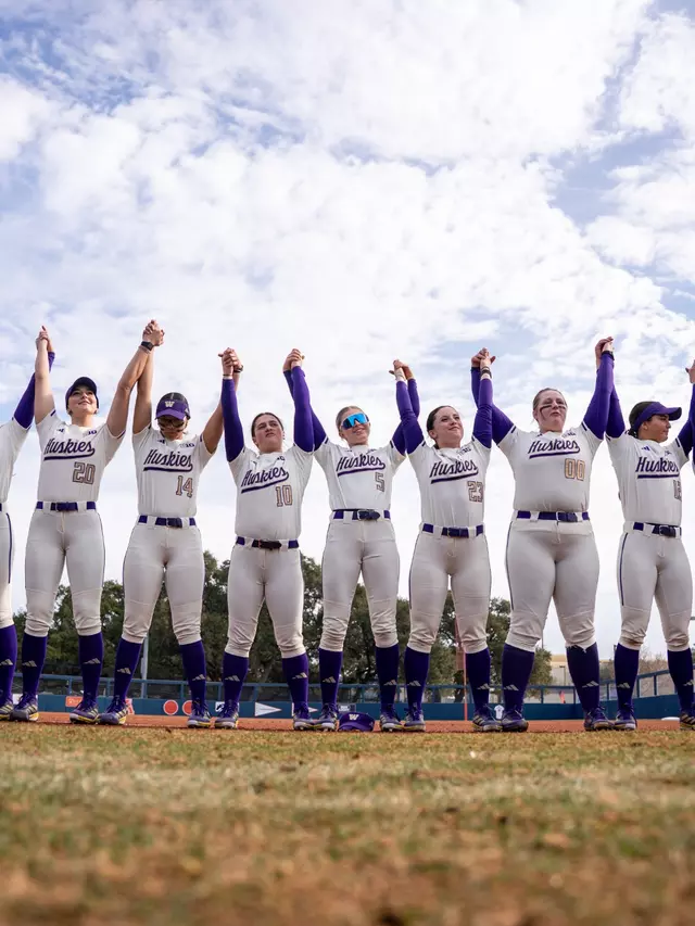 Washington softball at UTSA Invitational vs. No. 9 Nebraska and No. 1 Texas (Feb. 8, 2026)