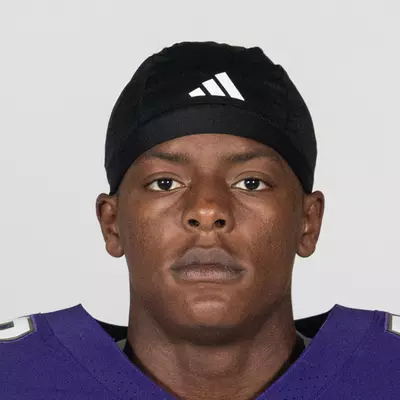 Russell Davis II headshot