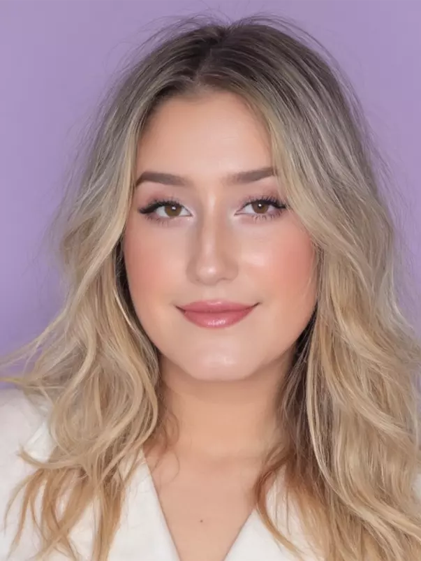 Karalee Burgsma Headshot