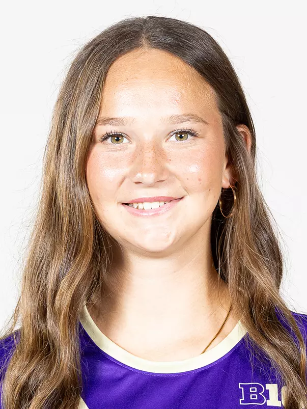 MacKenzie Stearns Headshot 2026