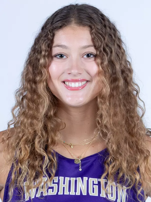 Alina Urzua Headshot