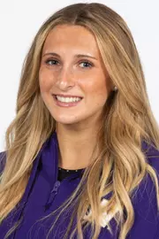 Andie Buzanis Headshot