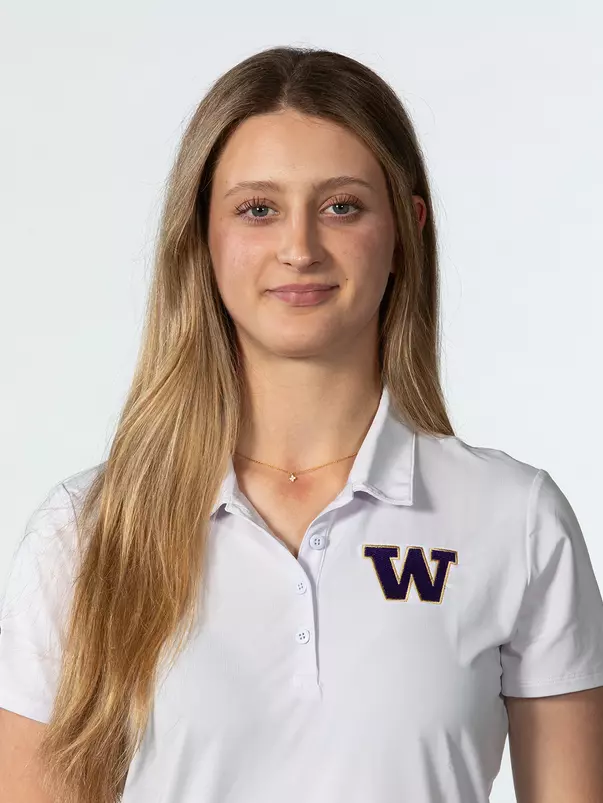 Hannah Ounap headshot