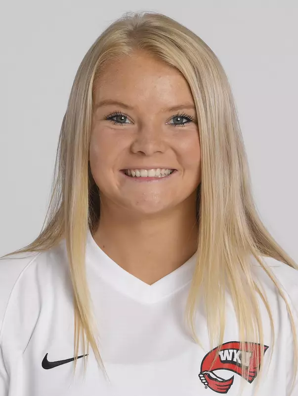 Kayla Meyer headshot